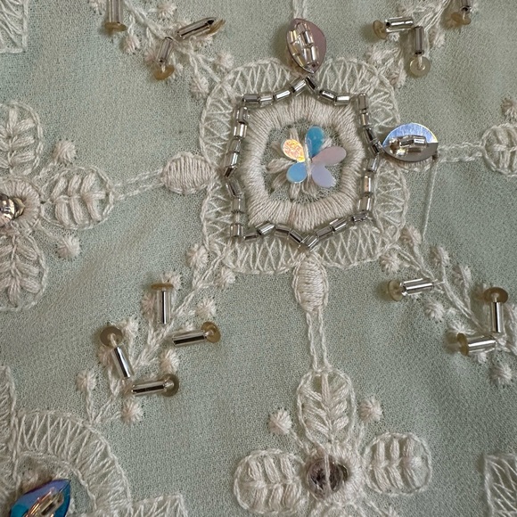 Lashkaraa Light Green Embroidered Suit - Picture 14 of 16